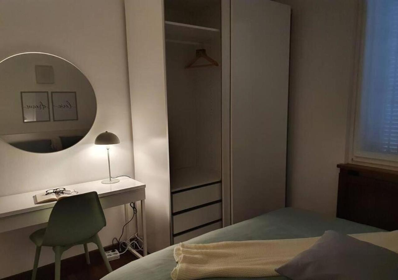 Casa Del Vicolo, Nel Cuore Della Pavia Storica Екстер'єр фото